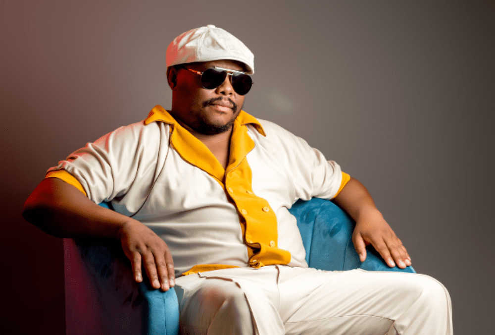 Kapi Gantsu Lets the Moment Lead on Victory Theatre Live