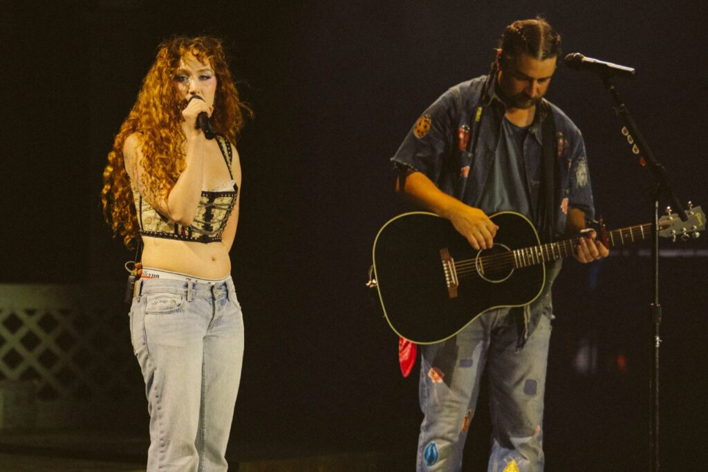 Noah Kahan and Chappell Roan Perform 'California' at Rose Bowl